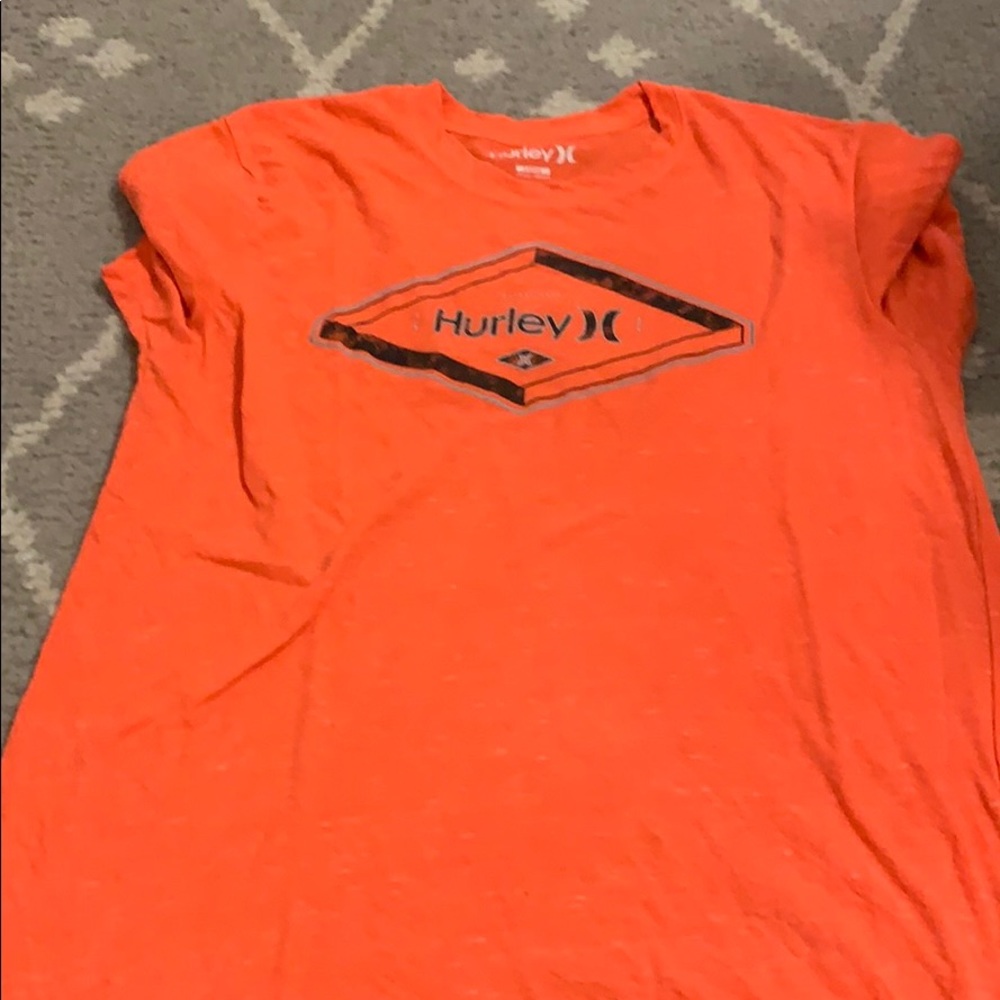 Hurley t shirt
